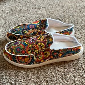New Women’s Colorful Mandala Terry Cloth Slip On Shoe. Size 37. Women’s Size 7